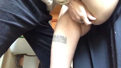 Squirt ni baluwe ile-iwe, a gidi frothy orgasm - olukọ mi ṣe ohun ti o dara ju